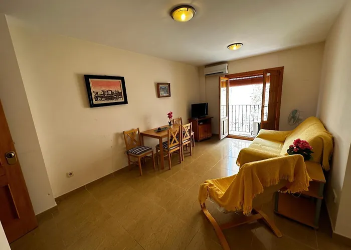 Mu, Apartamento Situada En La Muralla Del Casco Historico