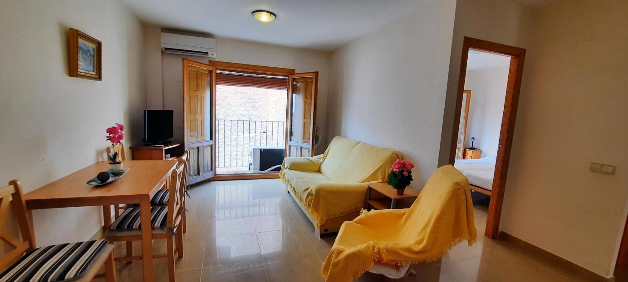 Apartment Mu, Situada En La Muralla Del Casco Historico *