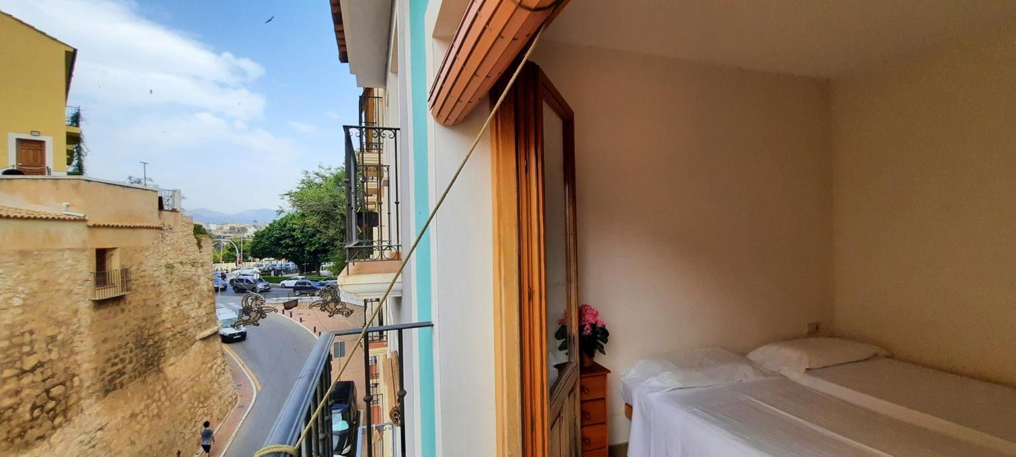 Apartment Mu, Situada En La Muralla Del Casco Historico